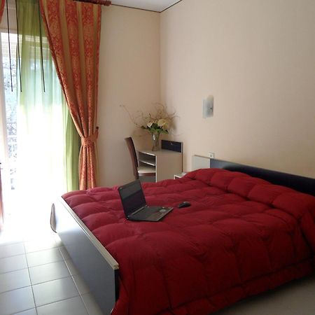 Hotel Villa Giusy Castellaneta Marina Buitenkant foto