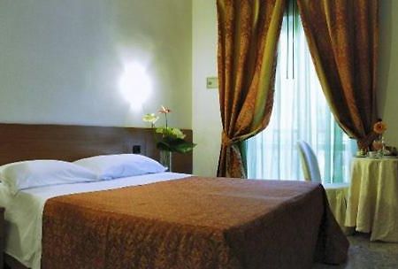 Hotel Villa Giusy Castellaneta Marina Buitenkant foto