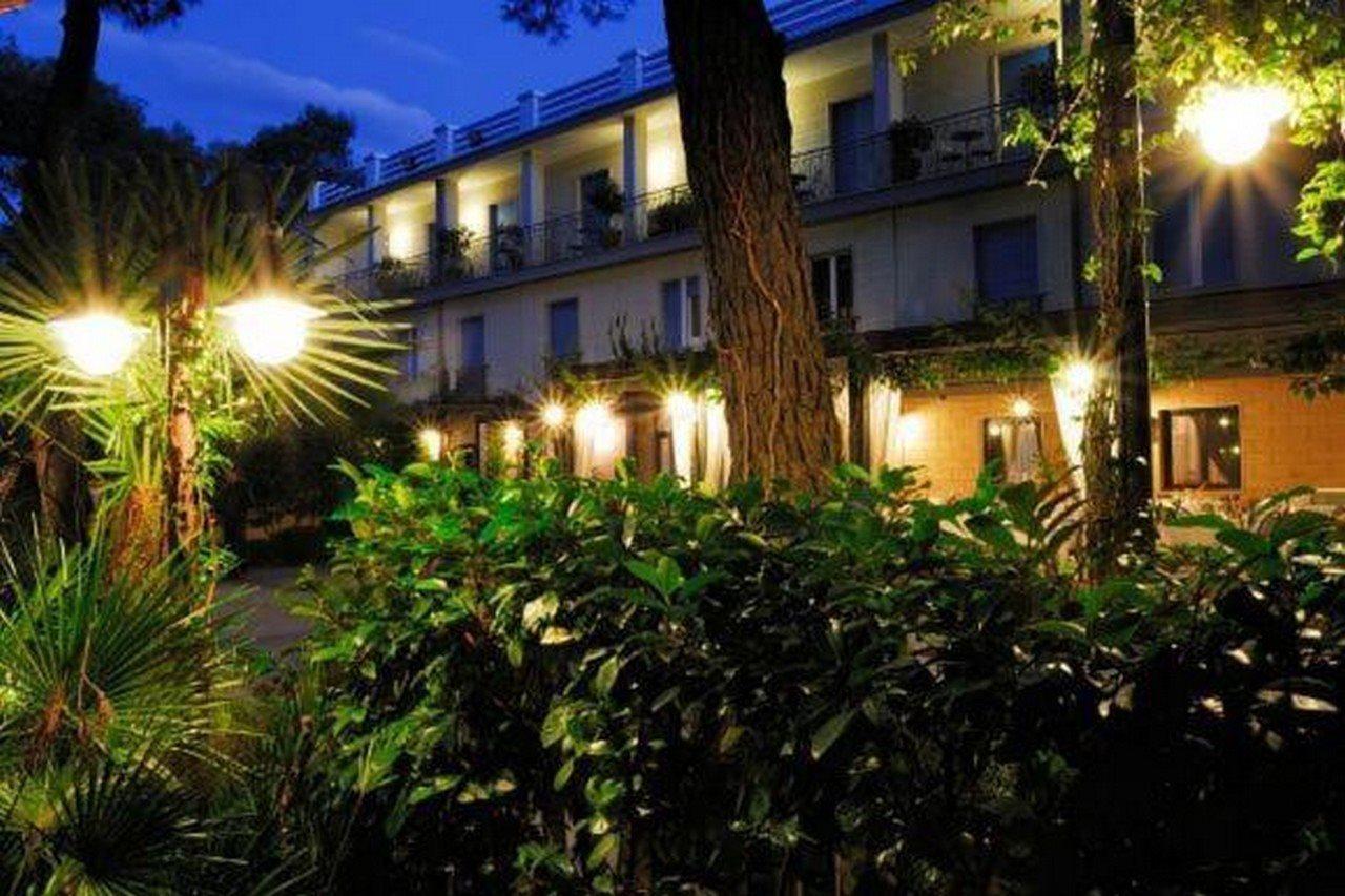 Hotel Villa Giusy Castellaneta Marina Buitenkant foto