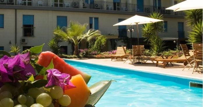 Hotel Villa Giusy Castellaneta Marina Buitenkant foto