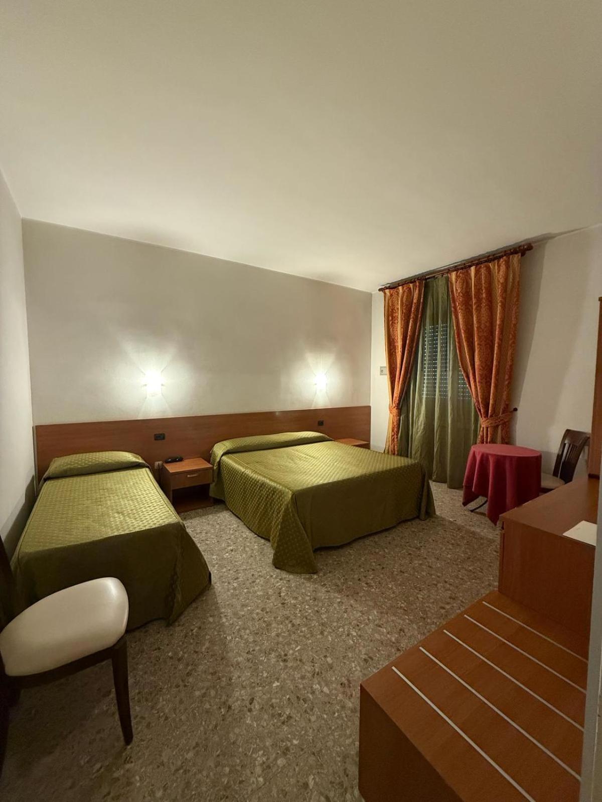 Hotel Villa Giusy Castellaneta Marina Buitenkant foto